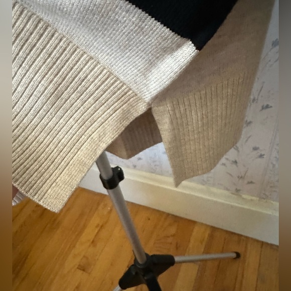 Liz Claiborne Ribbed Knit Sweater in Tan and Black - Picture 5 of 8